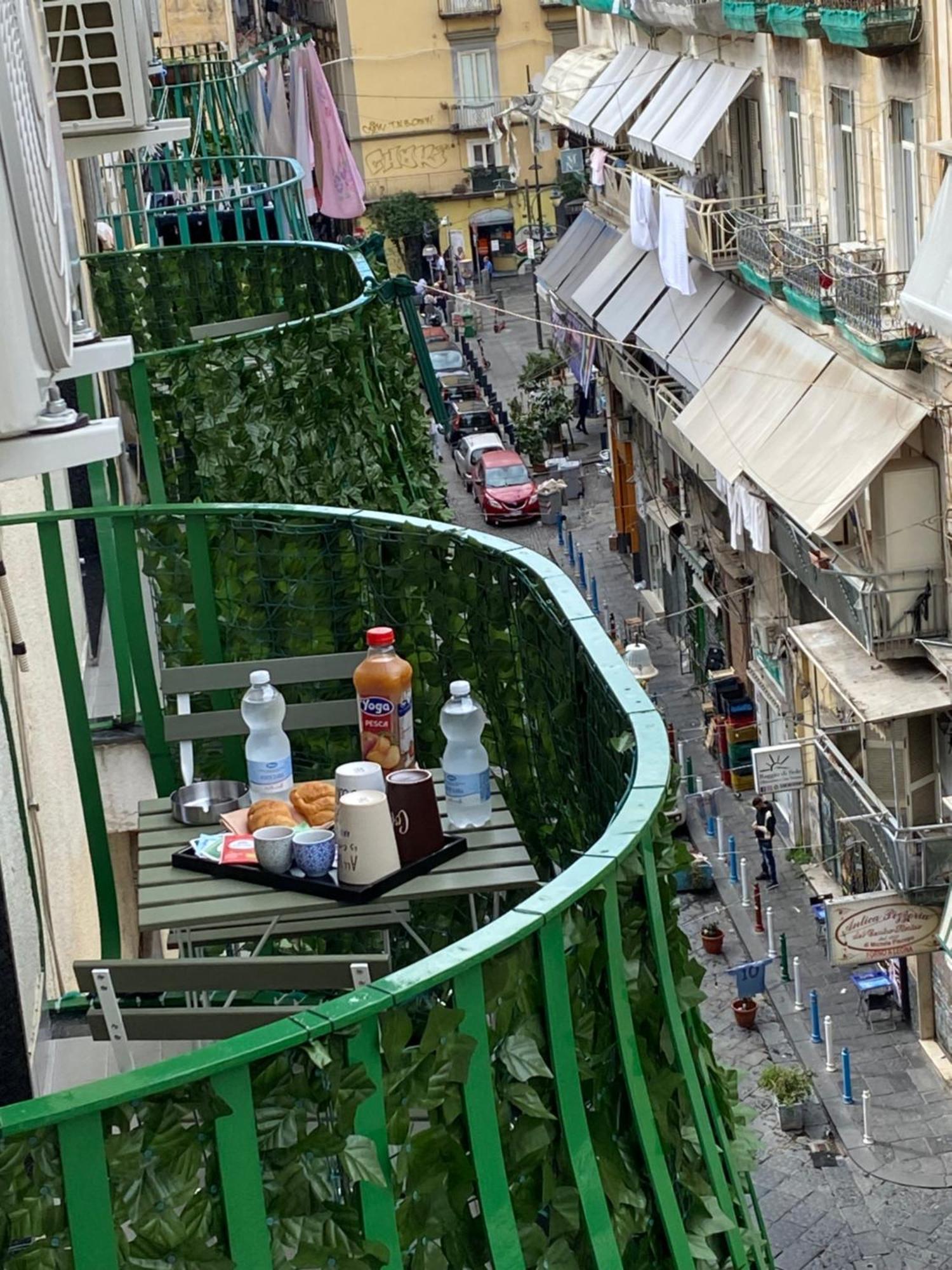 B&B Civico 22 Silvestre Naples Exterior photo