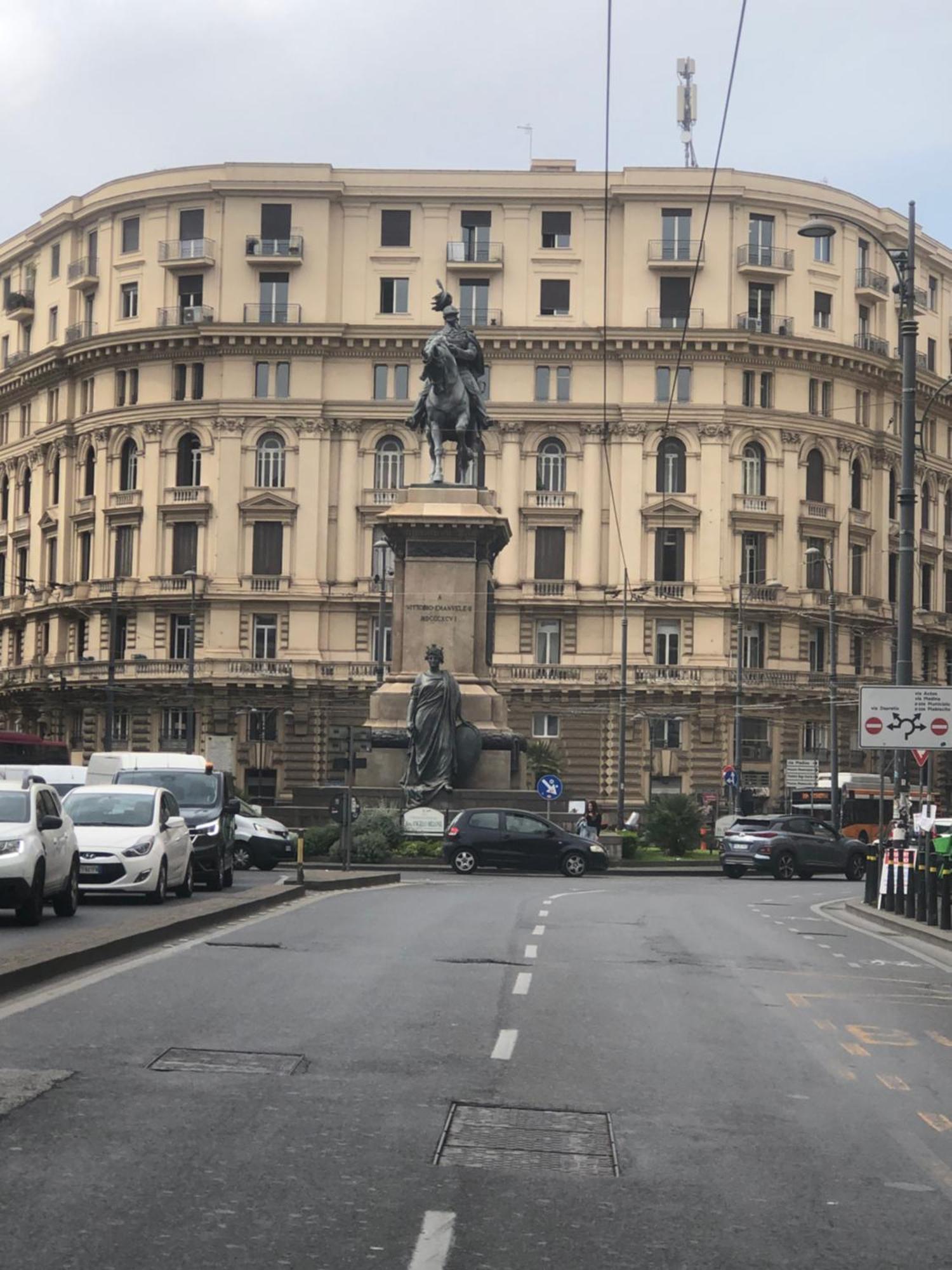 B&B Civico 22 Silvestre Naples Exterior photo